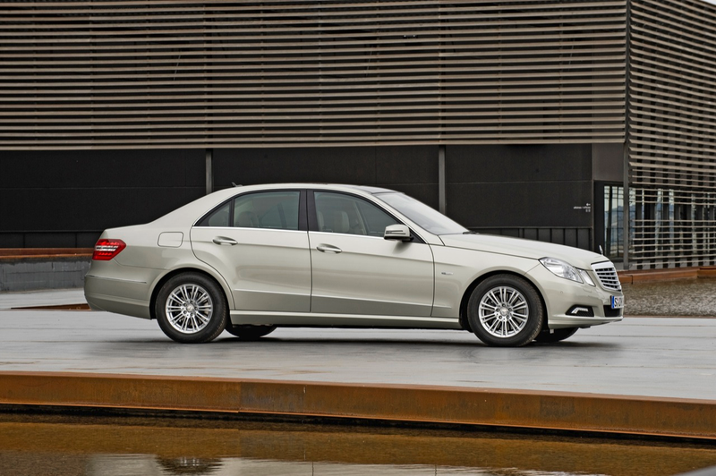 Illustration for article titled 2010 Mercedes E-Class: Mega Gallery